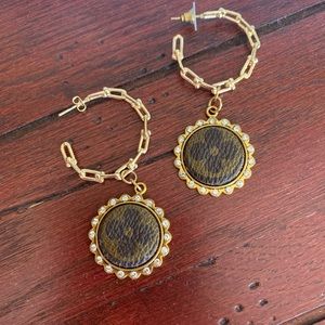 Gold Link Hoop with Dangle